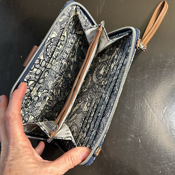 Sakroots Iris large Smartphone Wristlet - Picture 3 of 3